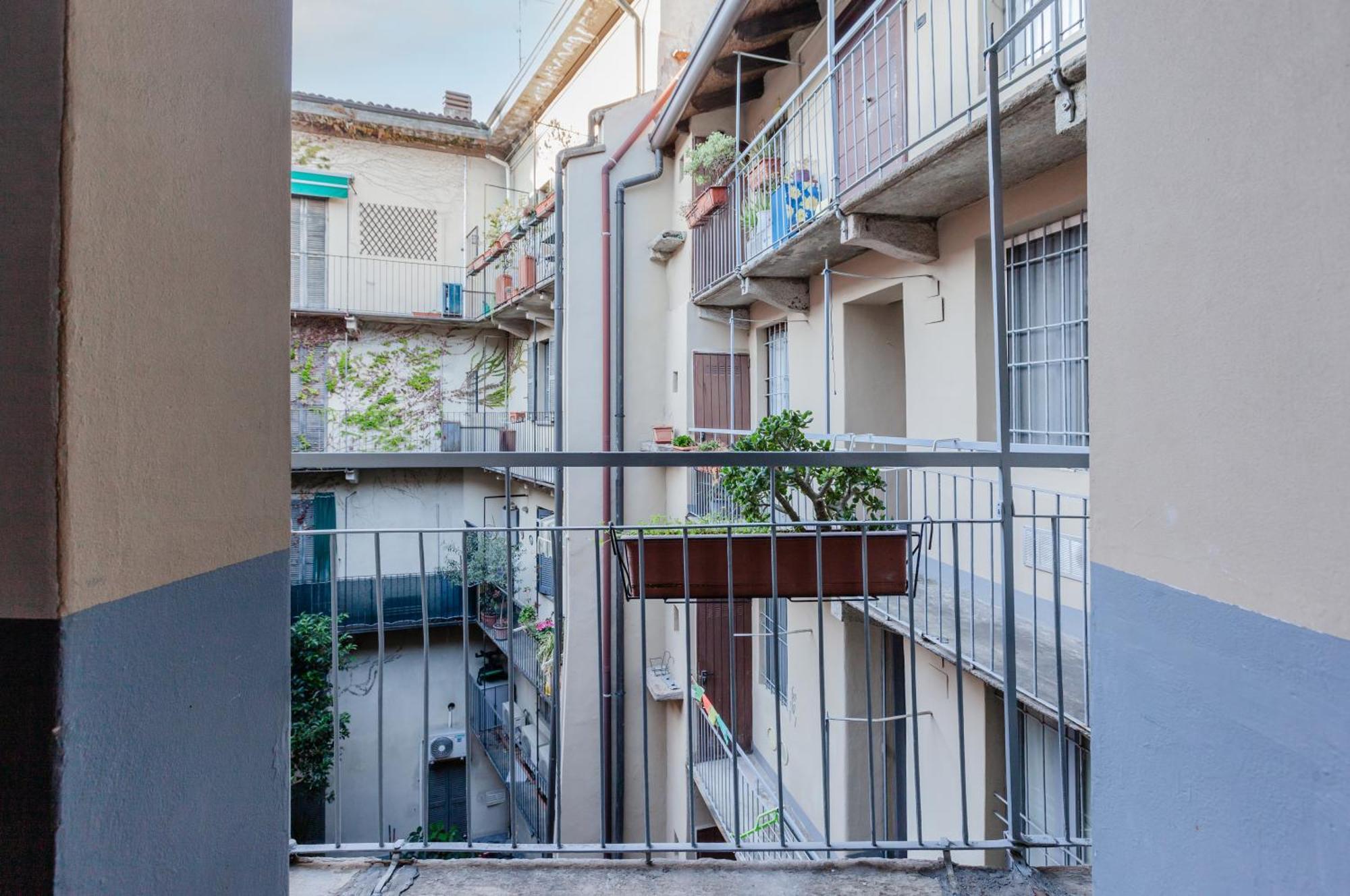 Sant Ambrogio Lovely Flat มิลาน ภายนอก รูปภาพ